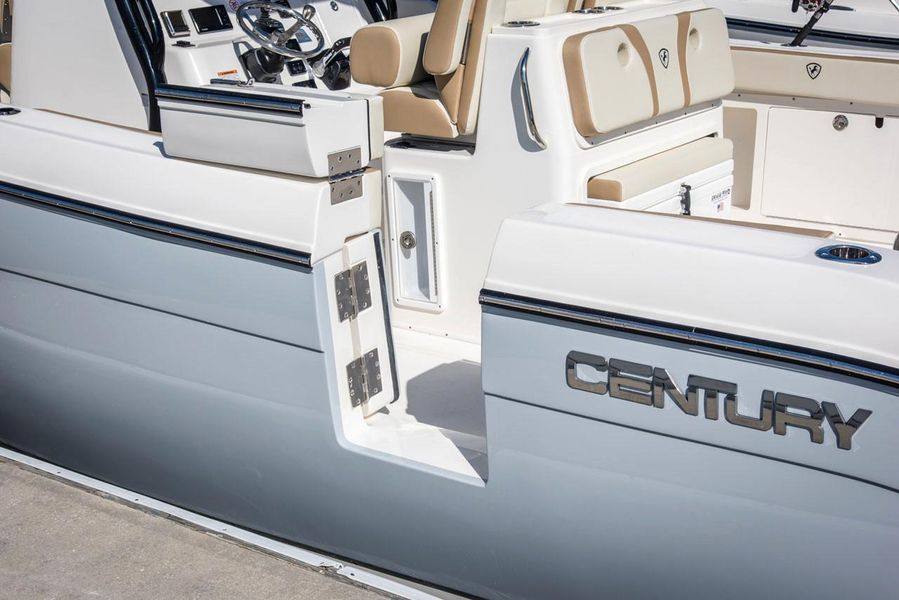 2020 Century 3200 Center Console