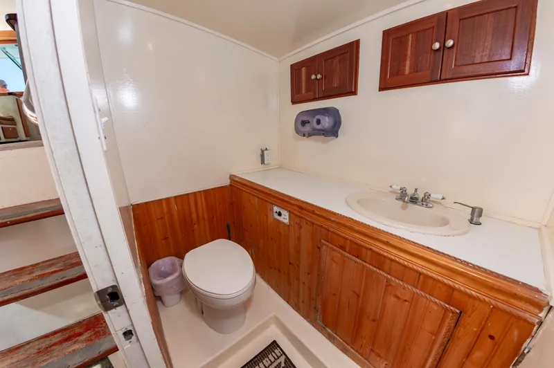 Predator Yacht Photos Pics 