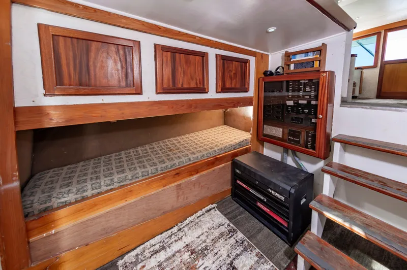 Predator Yacht Photos Pics 