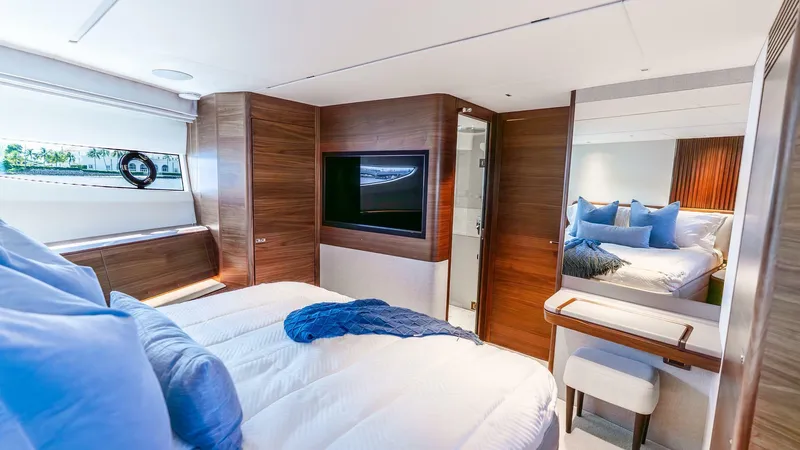 Cosa Bella Yacht Photos Pics 