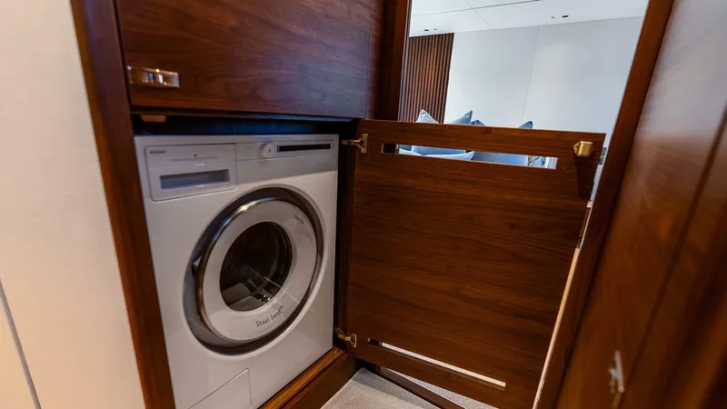 Cosa Bella Yacht Photos Pics 