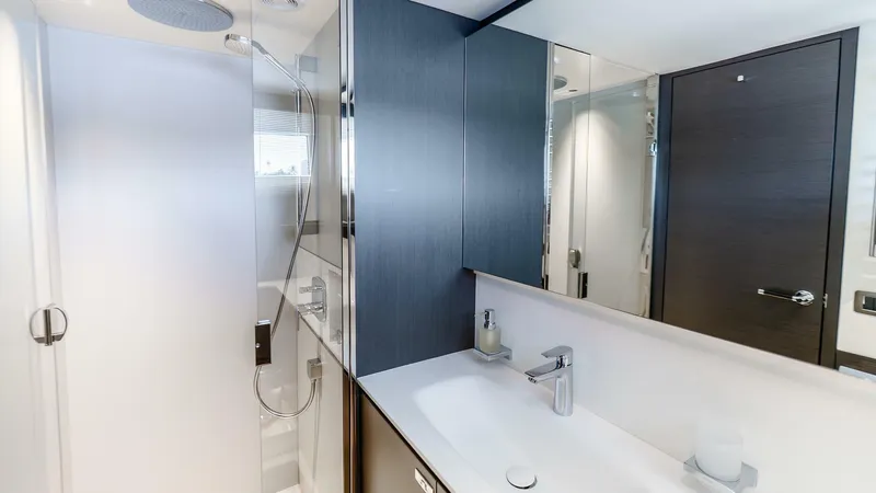 Cosa Bella Yacht Photos Pics 