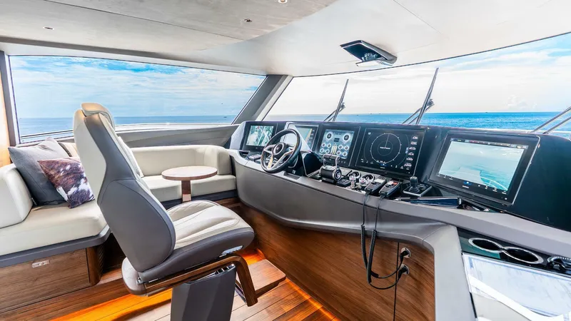 Cosa Bella Yacht Photos Pics 