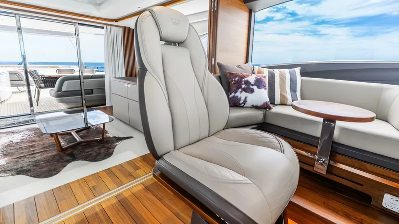 Cosa Bella Yacht Photos Pics 