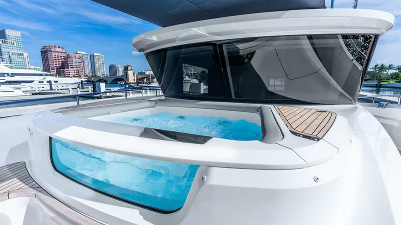 Cosa Bella Yacht Photos Pics 