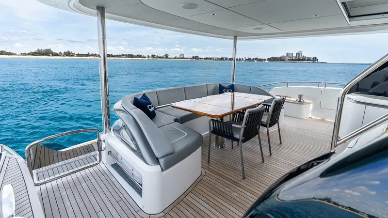 Cosa Bella Yacht Photos Pics 