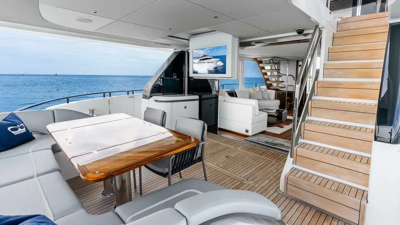 Cosa Bella Yacht Photos Pics 