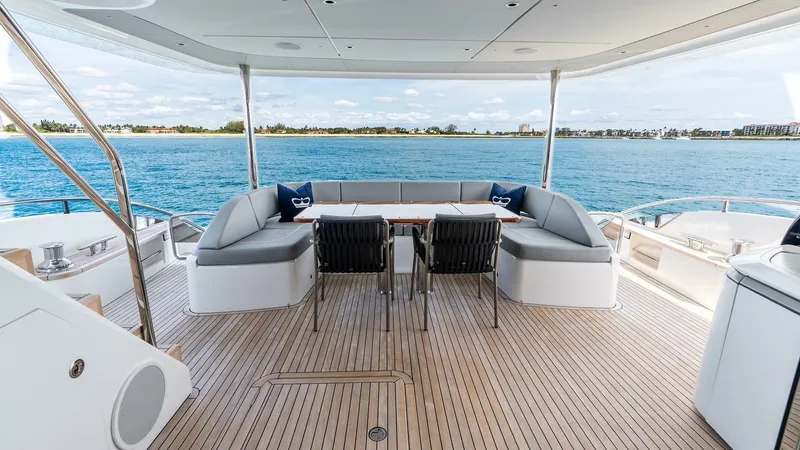 Cosa Bella Yacht Photos Pics 