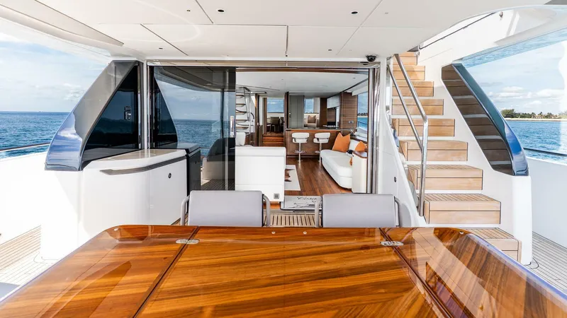 Cosa Bella Yacht Photos Pics 