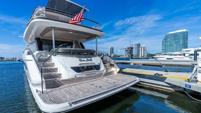 Cosa Bella Yacht Photos Pics 