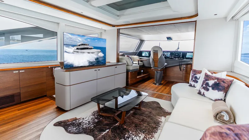 Cosa Bella Yacht Photos Pics 