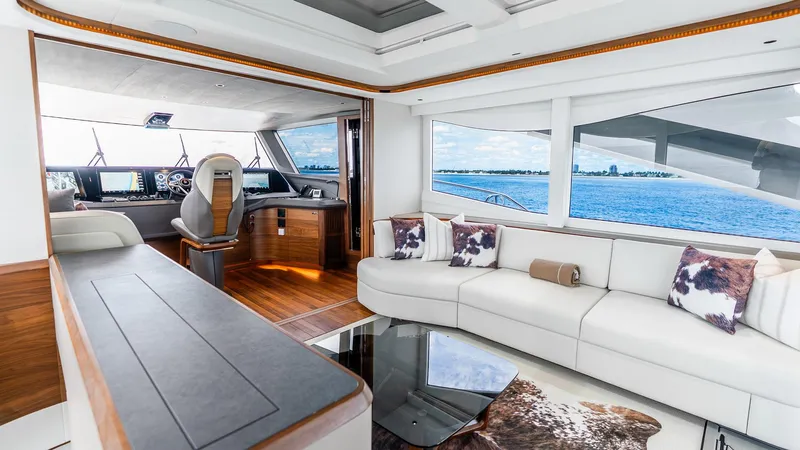 Cosa Bella Yacht Photos Pics 