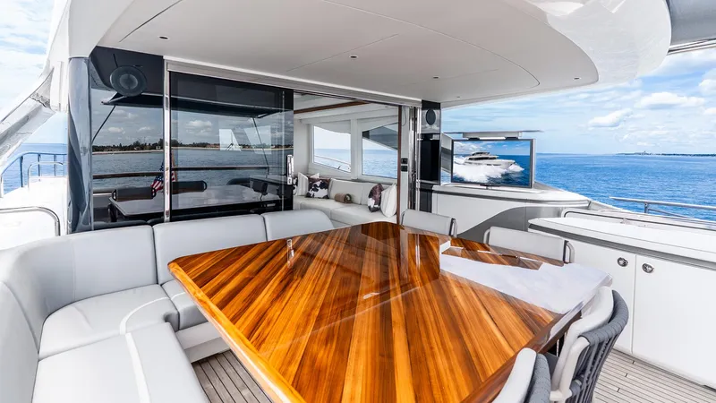 Cosa Bella Yacht Photos Pics 