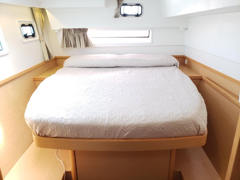 2017 Lagoon 42