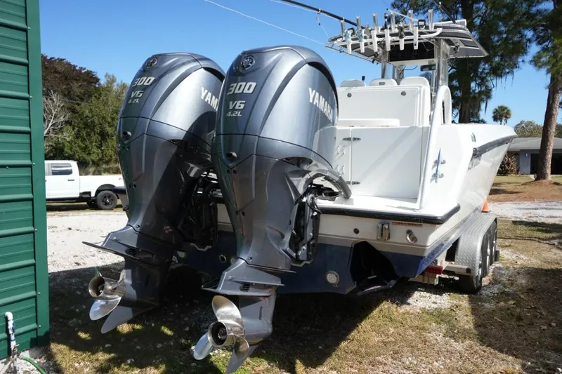  Yacht Photos Pics 2000 Contender 36 Open boat with twin Yamaha 300 V6 outboard engines.