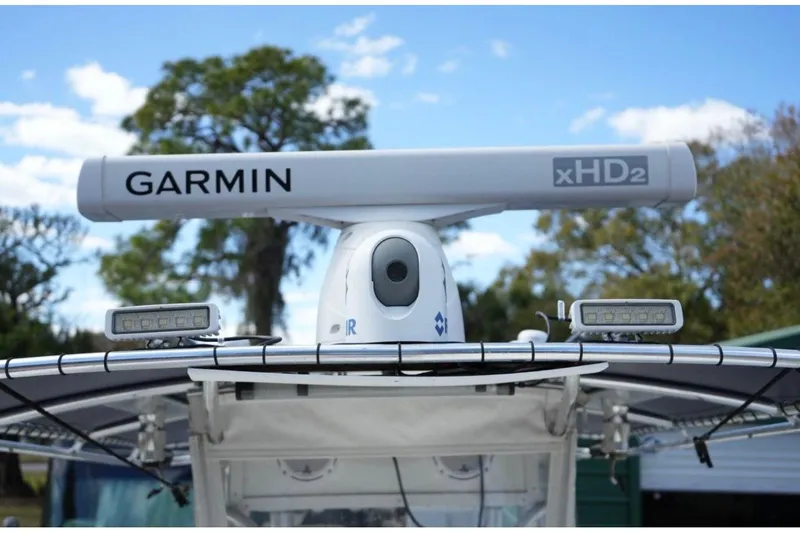  Yacht Photos Pics Radar equipment on 2000 Contender 36 Open boat with Garmin xHD2 technology.