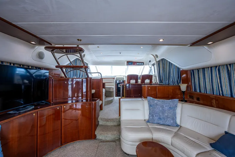 Juliet Whiskey Yacht Photos Pics Viking Sport Cruiser 60 Juliet Whiskey - Salon Seating