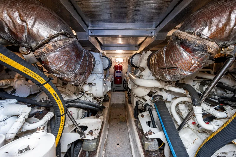 Juliet Whiskey Yacht Photos Pics Viking Sport Cruiser 60 Juliet Whiskey - Engine Room