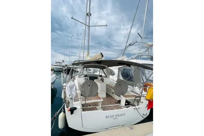 2015 Beneteau Oceanis 38