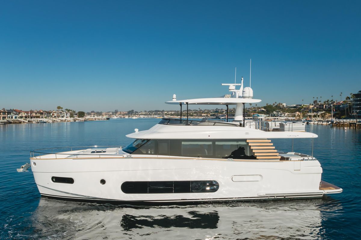 2023 Azimut 66 