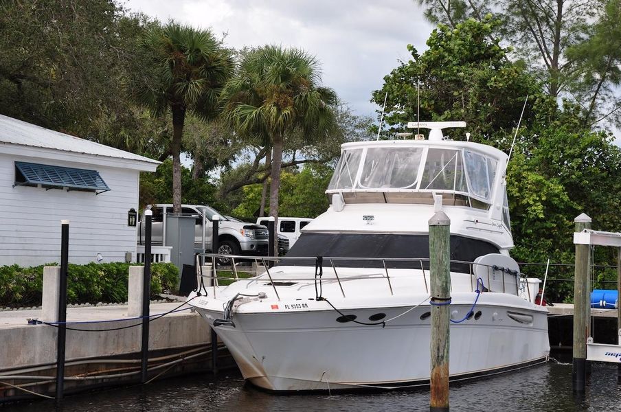 1998 Sea Ray 480 Sedan Bridge