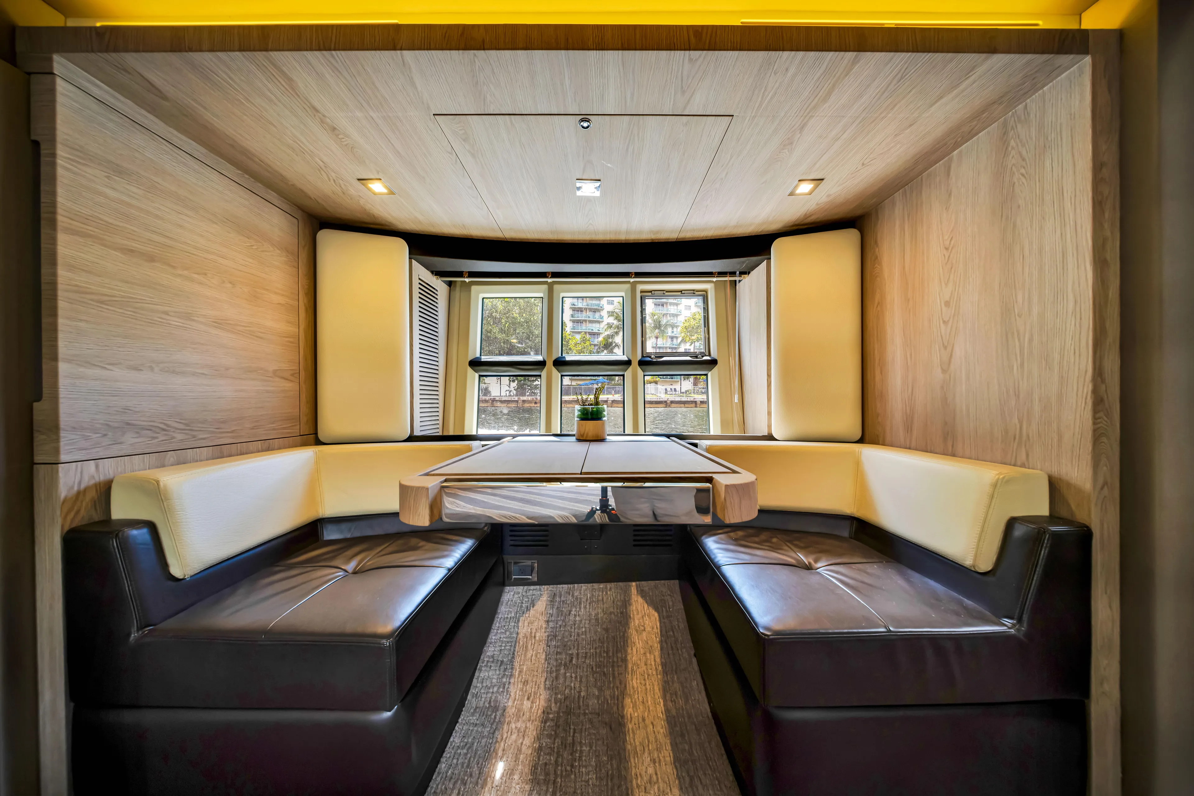 Ey IV Yacht Photos Pics 