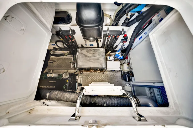 Ey IV Yacht Photos Pics 