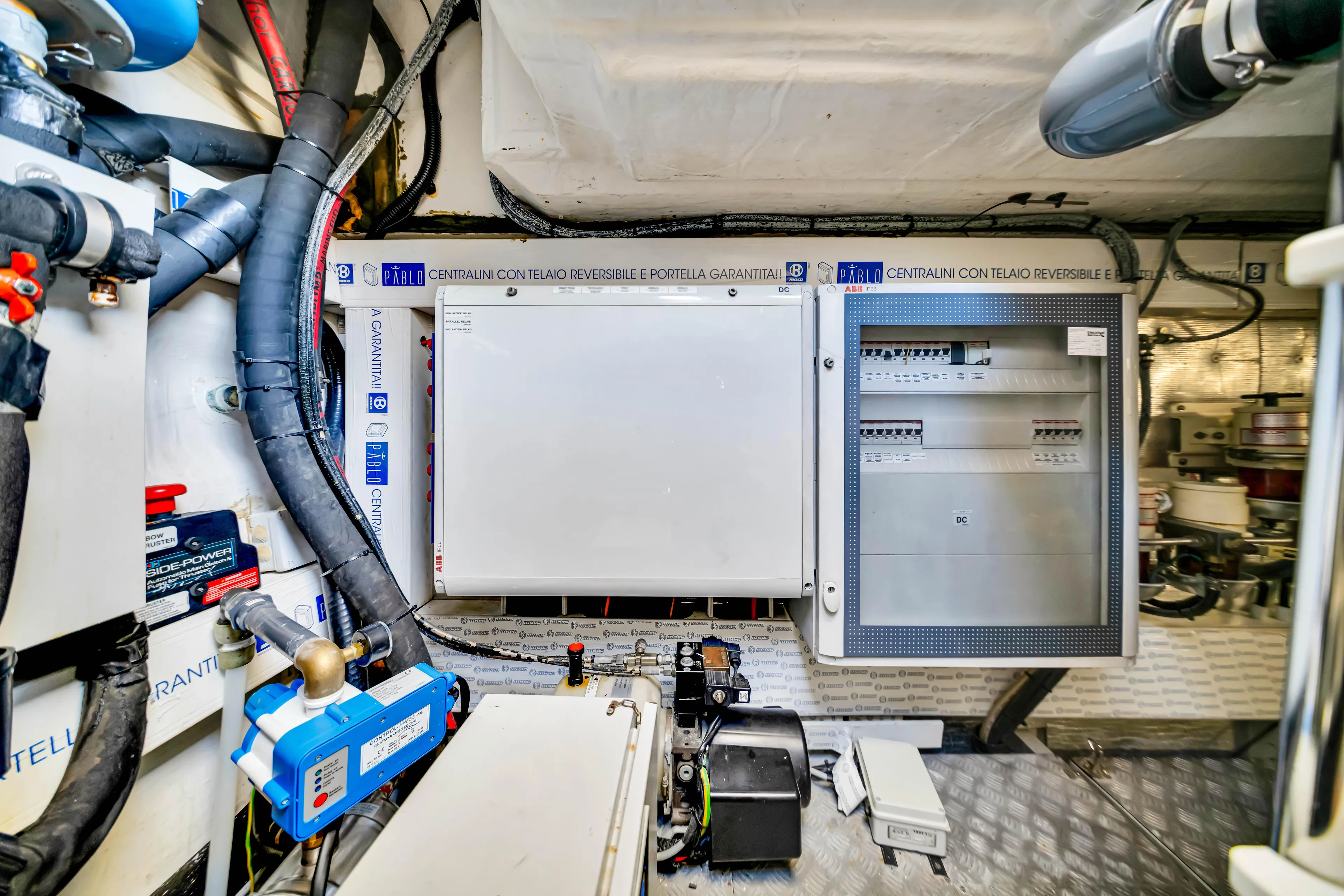 Ey IV Yacht Photos Pics 