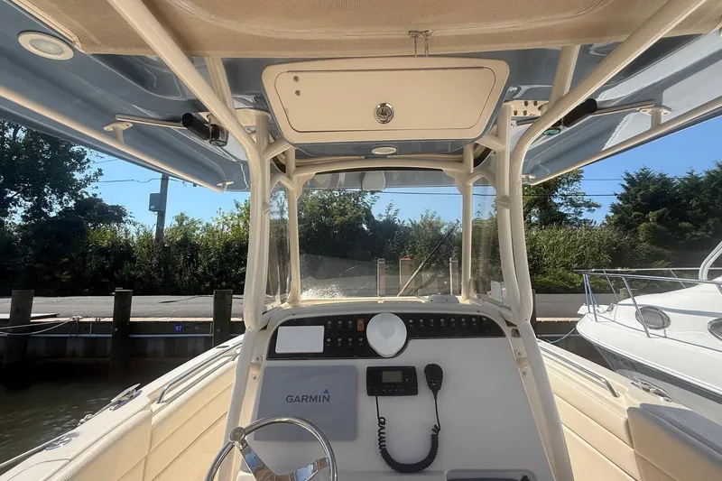  Yacht Photos Pics 2017 Grady-White Canyon 271 FS boat console with Garmin navigation system.