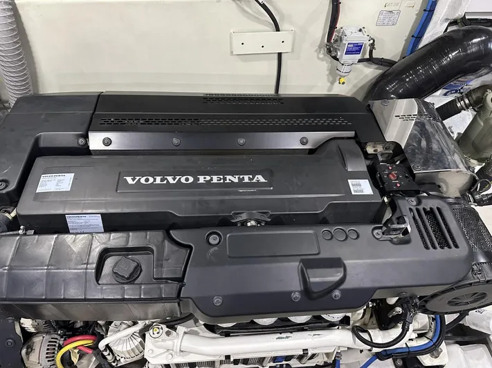  Yacht Photos Pics Volvo Penta engine in 2019 Galeon 650 Sky yacht.