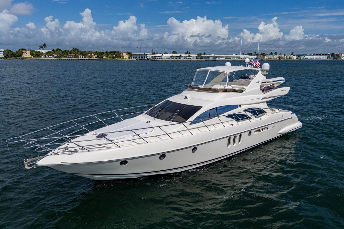 2005 Azimut 62 