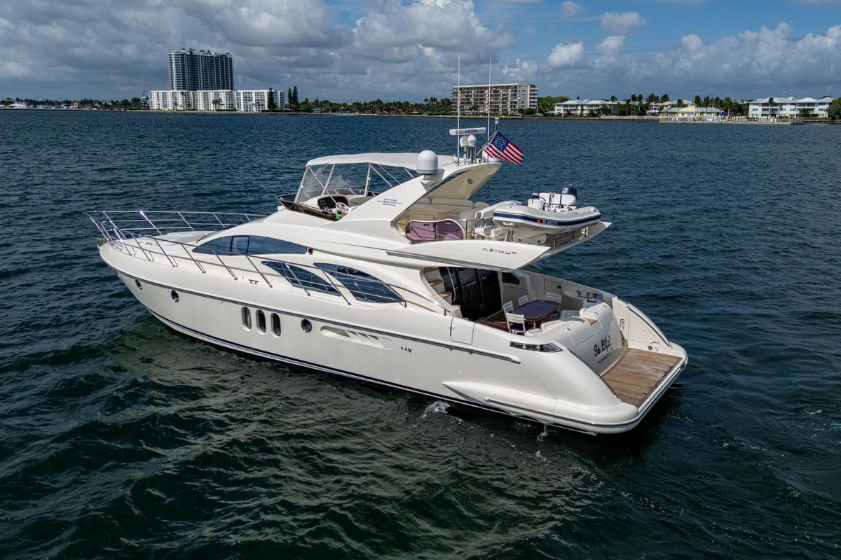 2005 Azimut 62 