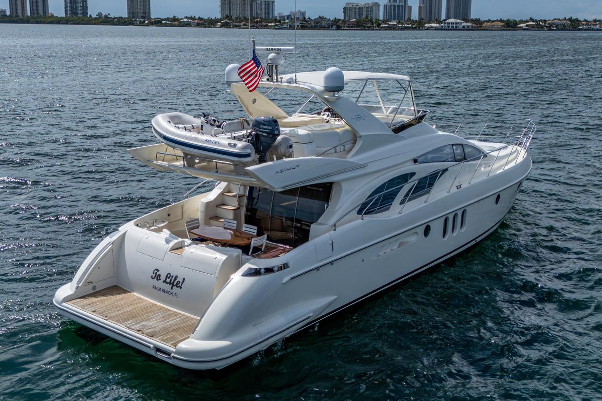 2005 Azimut 62 