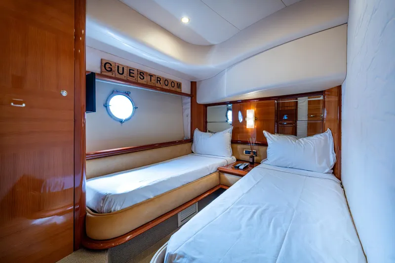 To Life! Yacht Photos Pics 