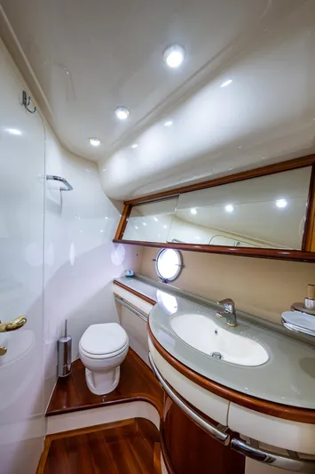 To Life! Yacht Photos Pics 