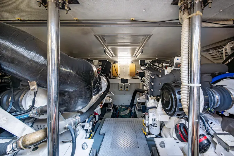 To Life! Yacht Photos Pics 