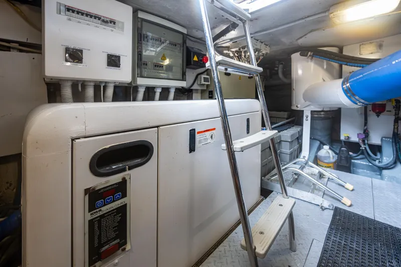 To Life! Yacht Photos Pics 