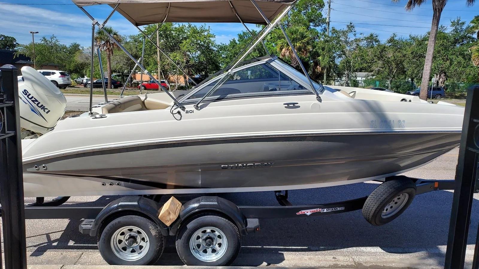 Stingray 234LR - Suzuki Marine USA, LLC