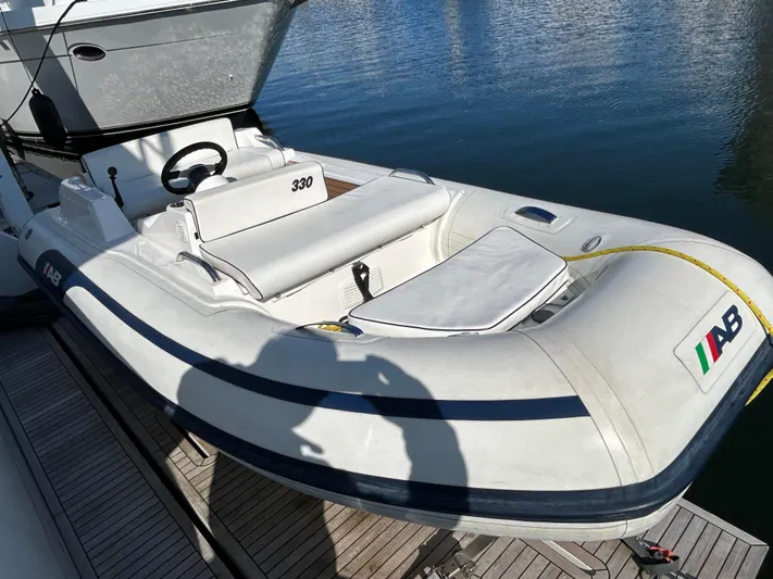 Skye Yacht Photos Pics AB Jet 330 on Hydraulic Platform