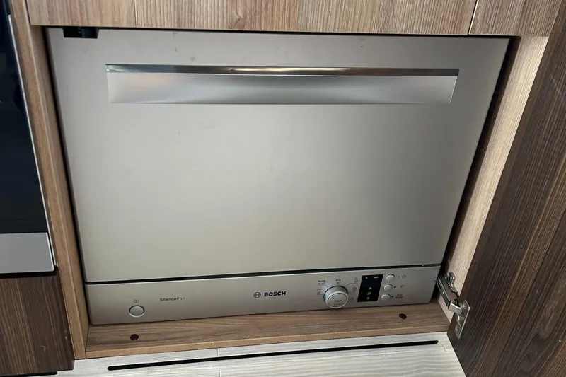 Skye Yacht Photos Pics Dishwasher