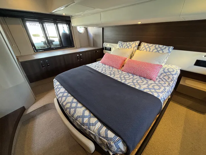 Skye Yacht Photos Pics Luxurious bedroom interior of 2019 Azimut Fly 50 yacht with modern bedding and elegant design.
