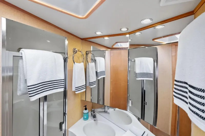 Endurance Yacht Photos Pics 