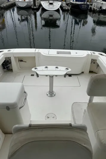 Los Gemelos Yacht Photos Pics 2006 Rampage 33 Express Barta Canyon Edition boat interior at marina.