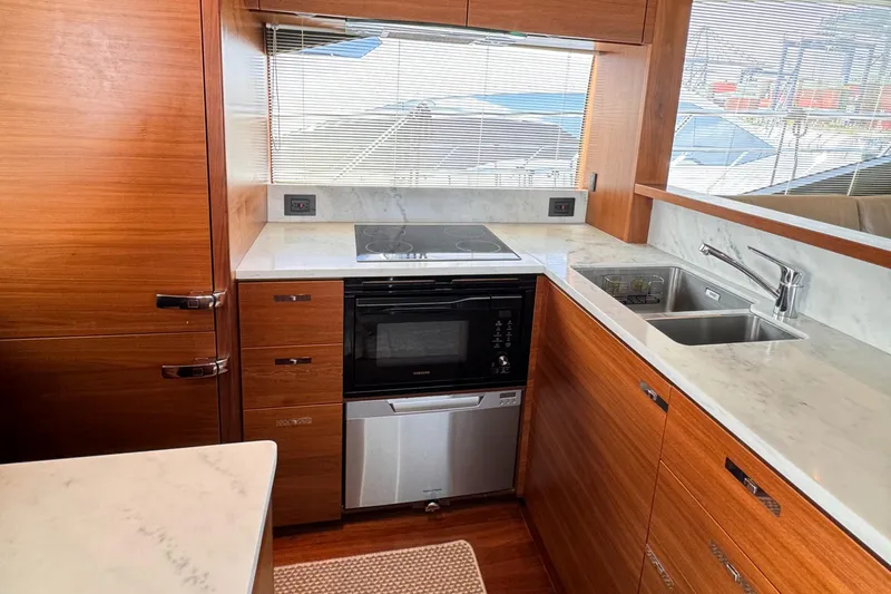 Le Meridiem Yacht Photos Pics 