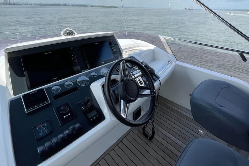 Le Meridiem Yacht Photos Pics 