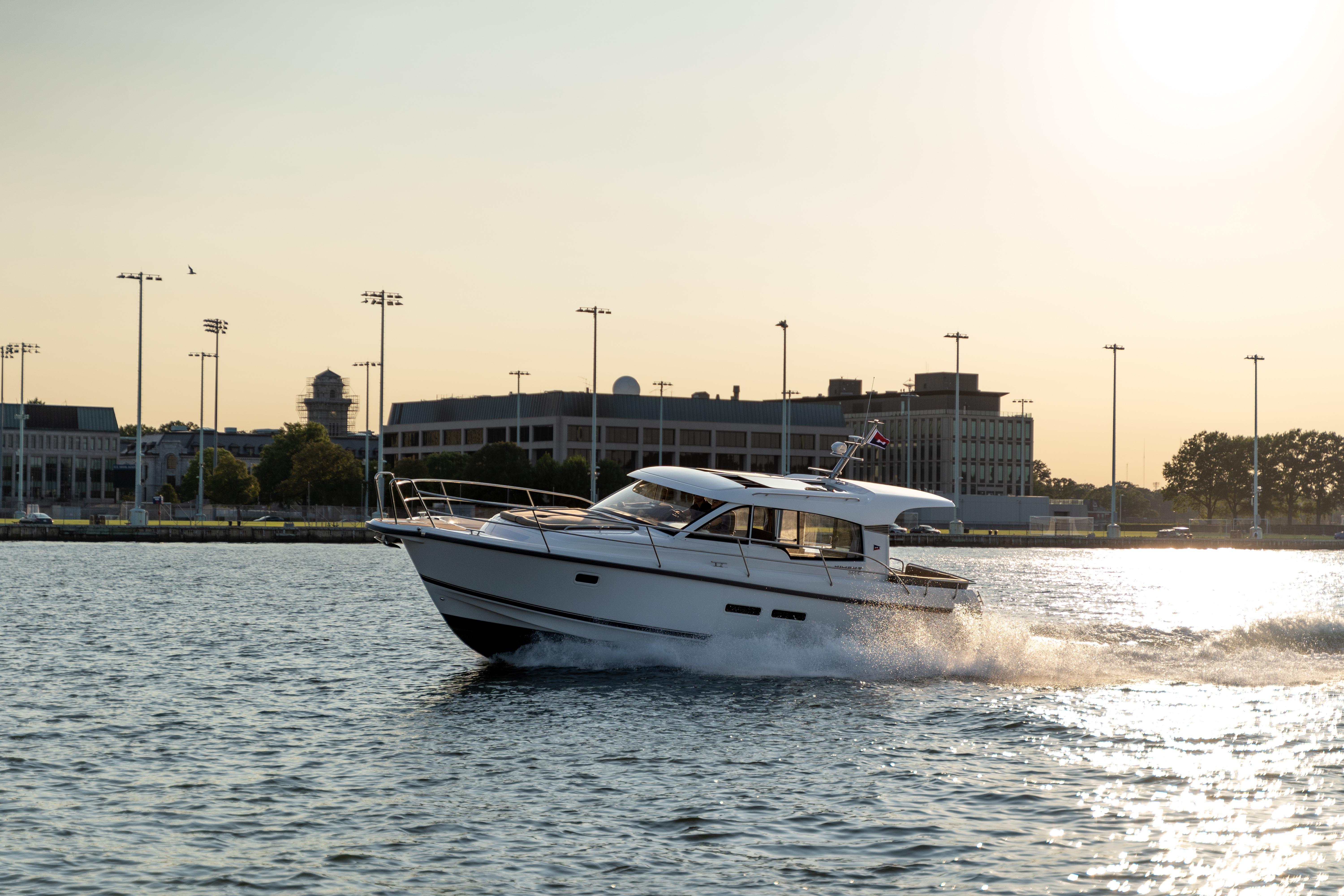 2025 Nimbus 365 Coupe