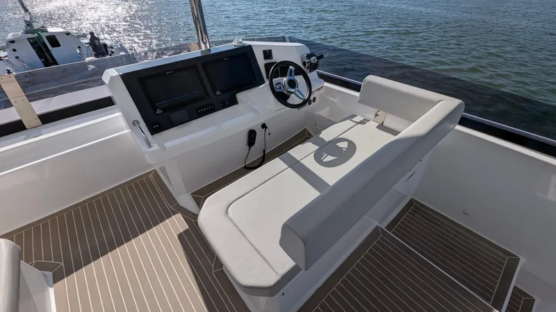 Hamlet Yacht Photos Pics 