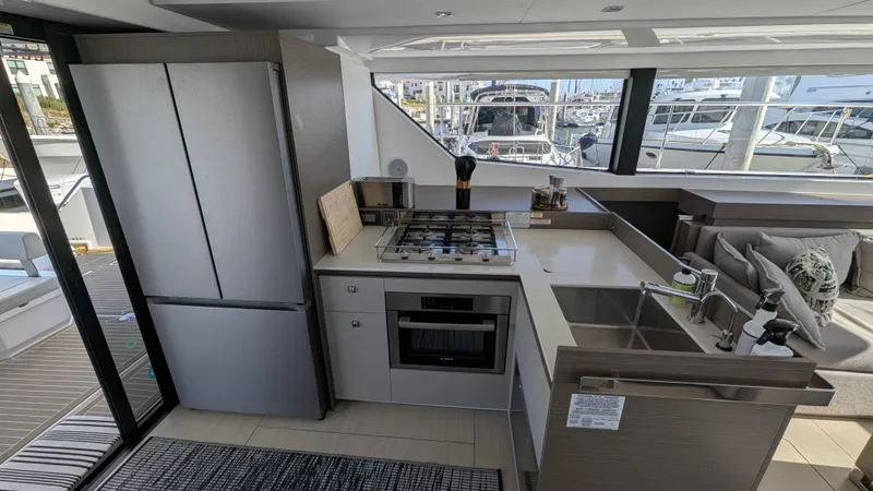 Hamlet Yacht Photos Pics 