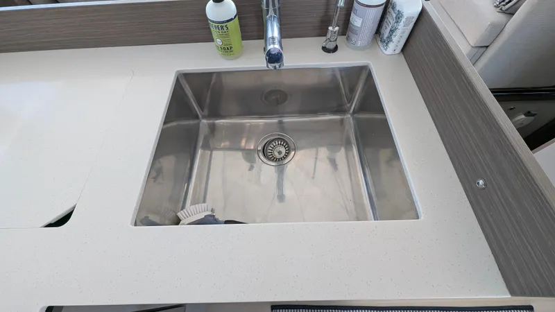 Hamlet Yacht Photos Pics 