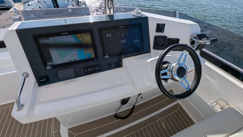 Hamlet Yacht Photos Pics 